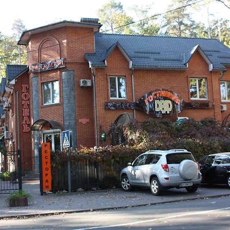 Hotel Gostynnyi Dvir Bucha Exterior foto