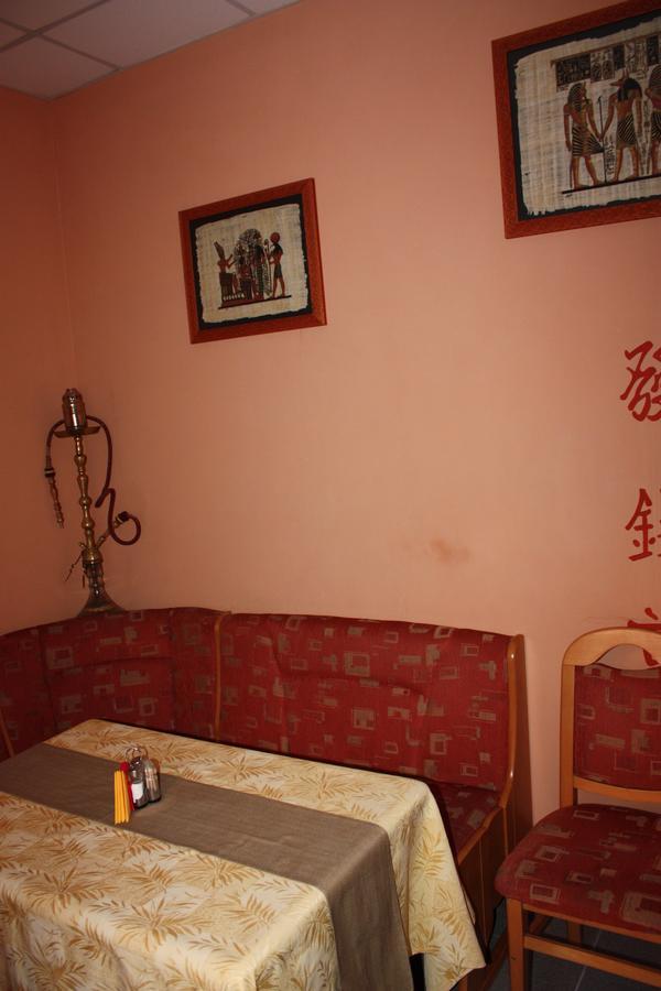 Hotel Gostynnyi Dvir Bucha Exterior foto